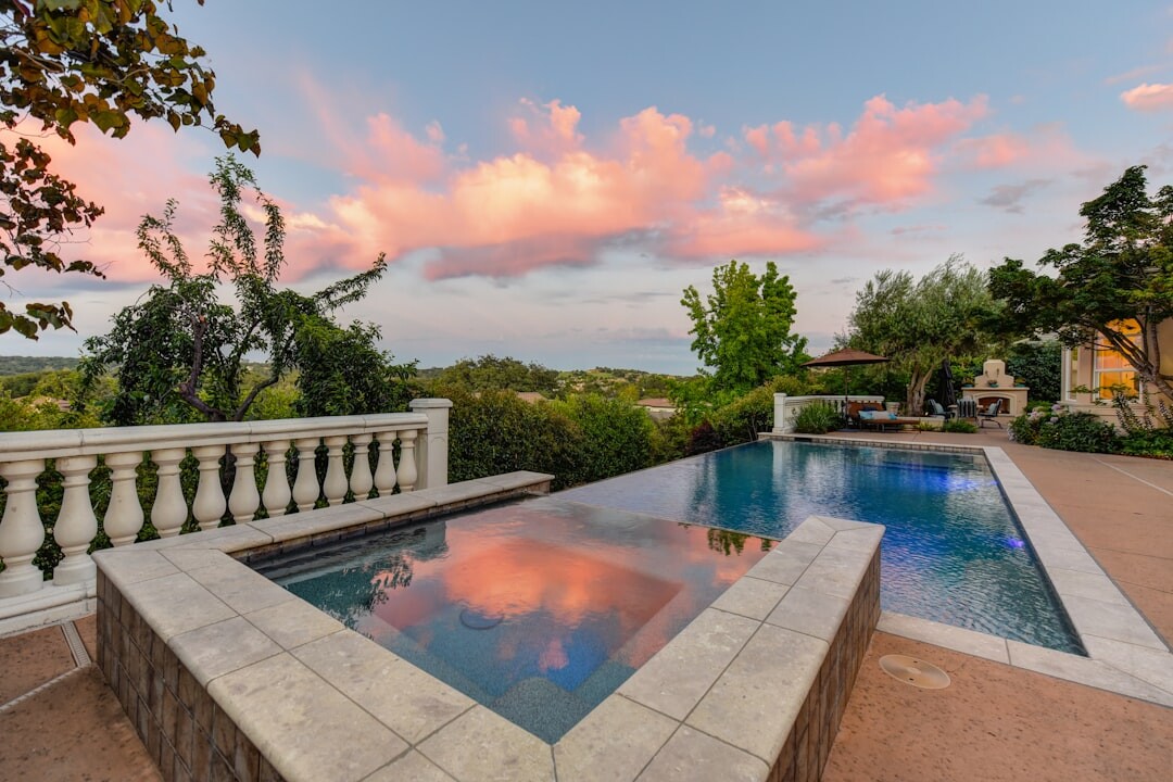 luxury celebrity villa pool